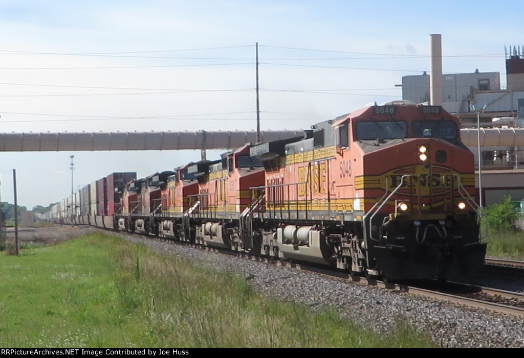 BNSF 5048 West